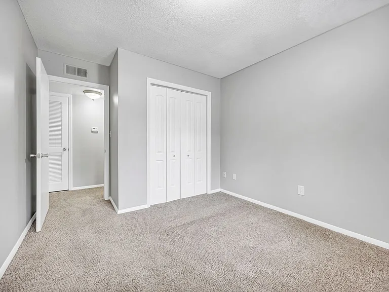 Landmark Woods Apartment Homes — Photo 44