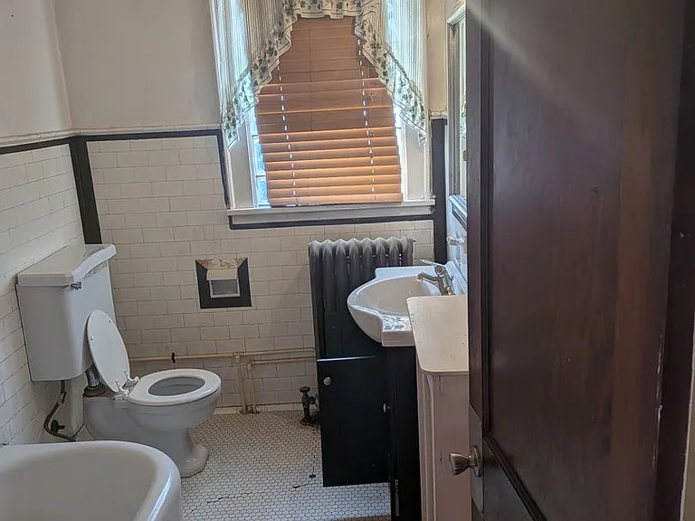 601 Union Ave — Photo 11