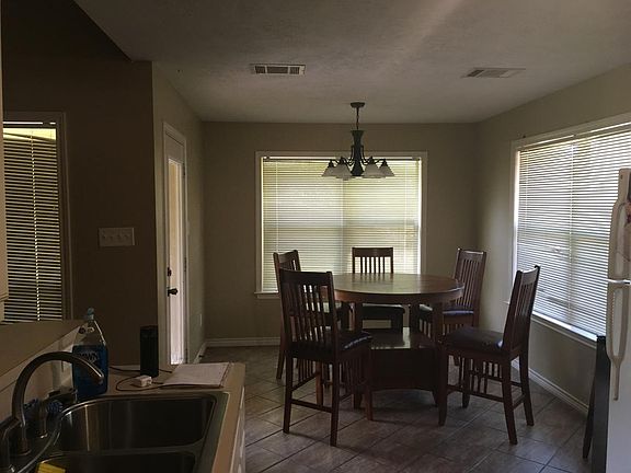 4th image of 3521 Farah Dr