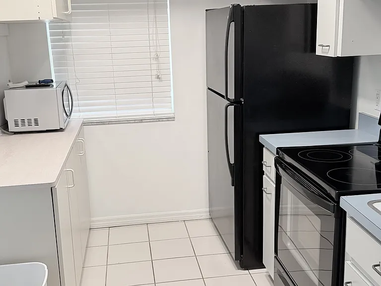 202 McDonald St #1 — Photo 3
