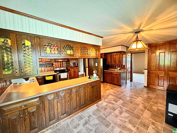 5th image of 825 Angier Dr