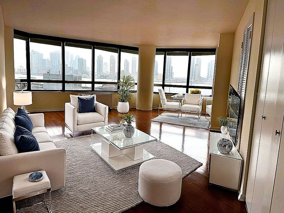 1st image of 630 1st Ave APT 6C