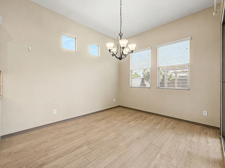 1315 W Alpine Tree Ave — Photo 9