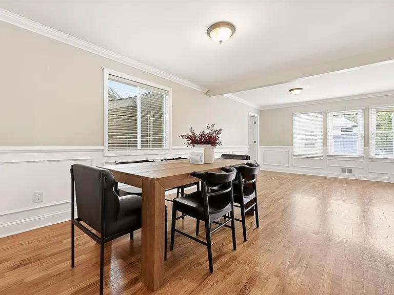 113 E Cedar St — Photo 14