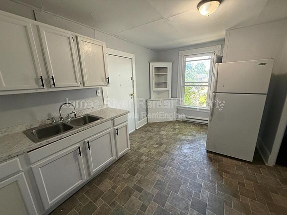 2nd image of 2107 Park Ave APT 4