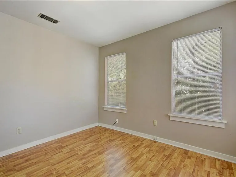 1305 Lorrain St #E — Photo 17