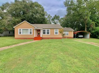 504 W Burch St, Hartford, AL 36344