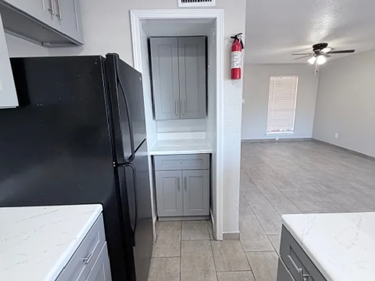 Stoneriver Apartments — Photo 3