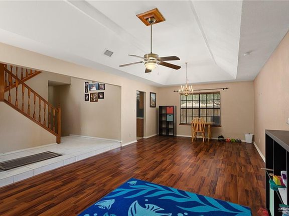 3rd image of 1917 Baylor Ave