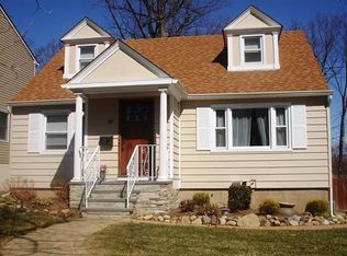 97 Highwood Ave, Waldwick, NJ 07463