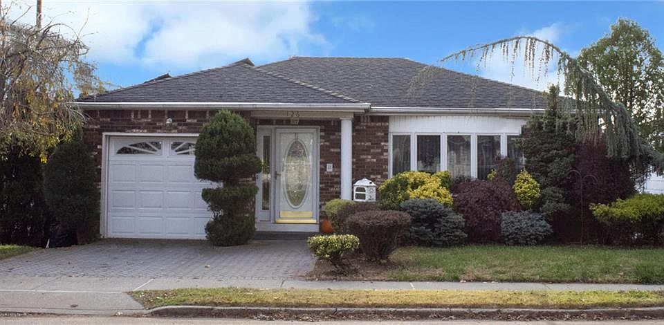 1st image of 126 Clarke Ave