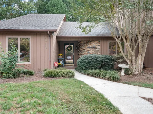 1717 12th St NE, Hickory, NC 28601