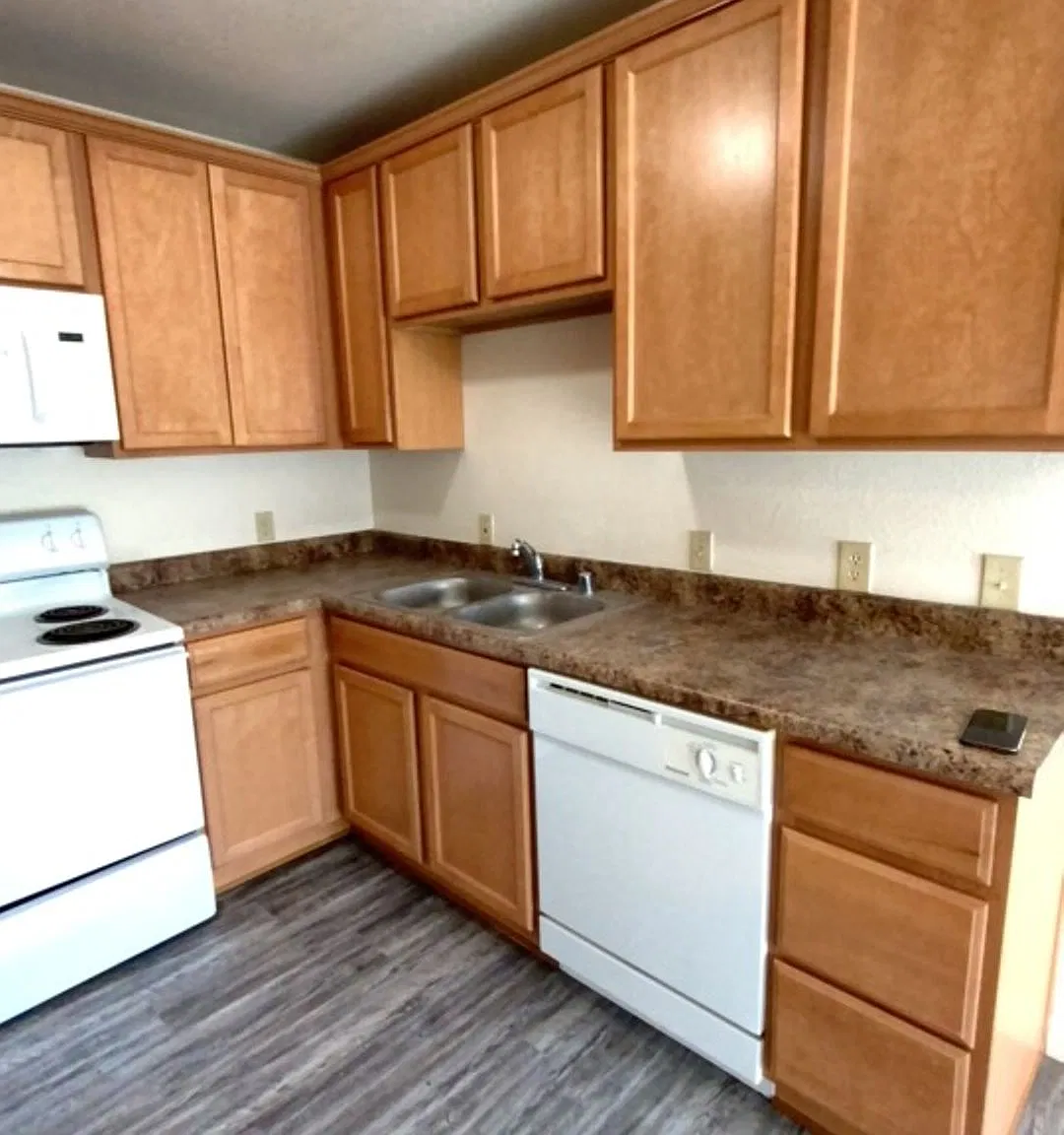 2 bed, 1058 sqft, $1,600 — Photo 2