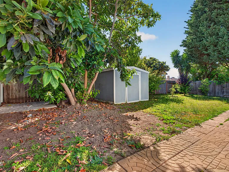 4351 Frost Dr — Photo 24
