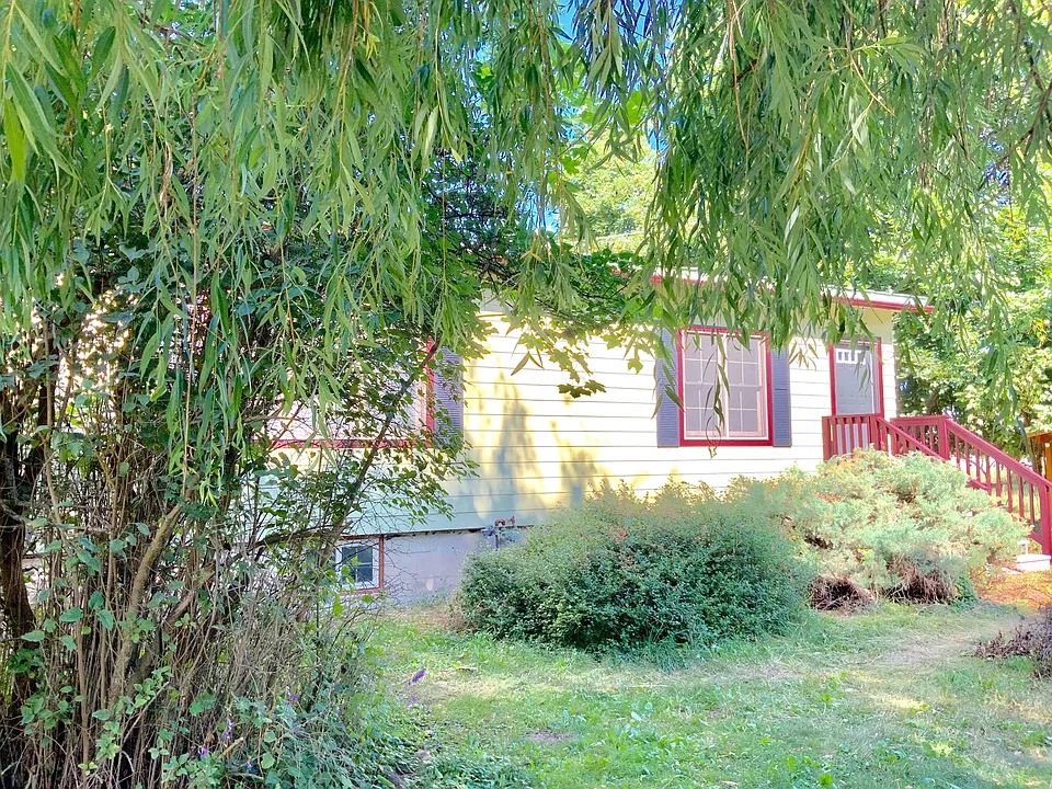2348 River Rd