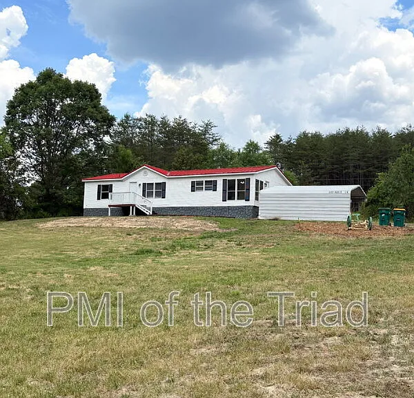 589 Alvis Ln — Photo 1