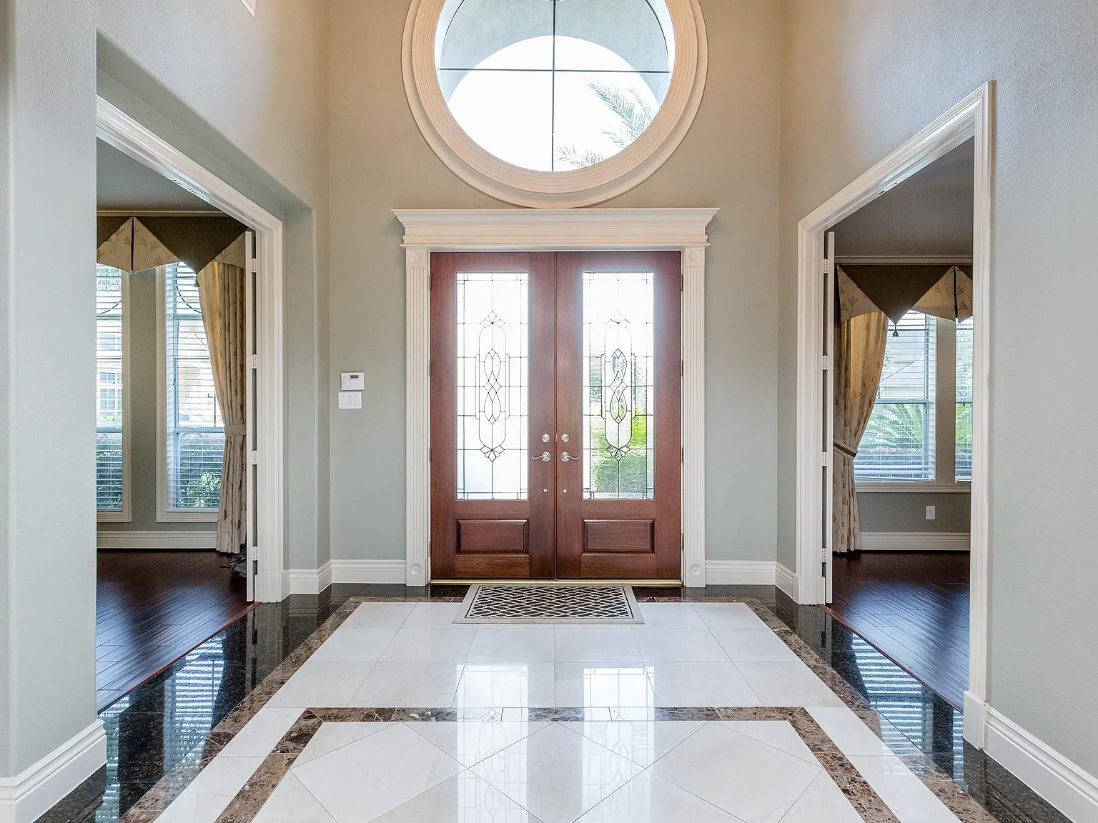 4 bed, 5.5 bath, 4953 sqft, $6,500 — Photo 3