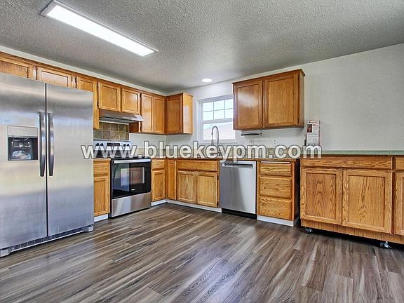 4th image of 8303 NE 136th Ave