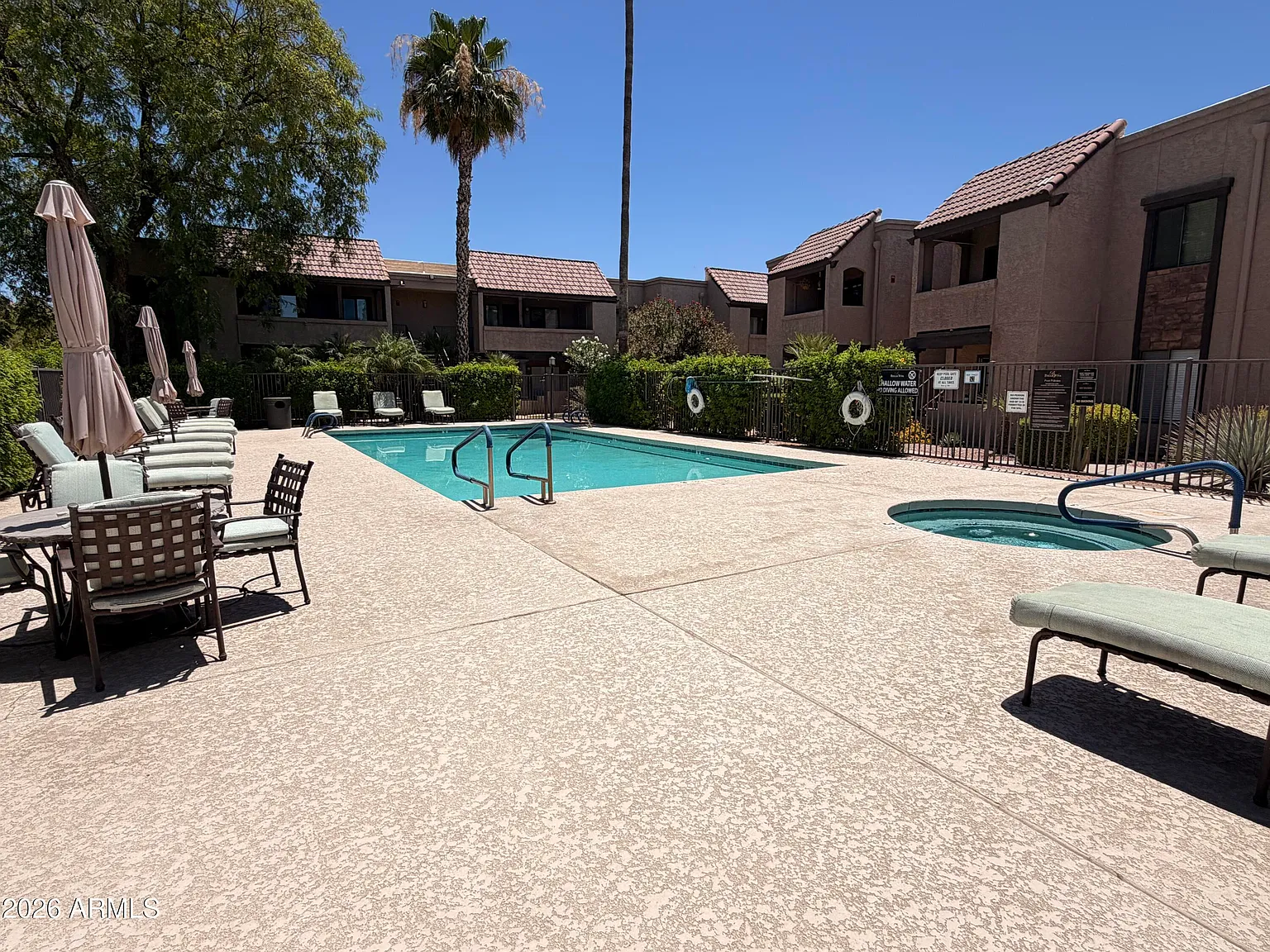 1 bed, 1.0 bath, 664 sqft, $1,300 — Photo 1
