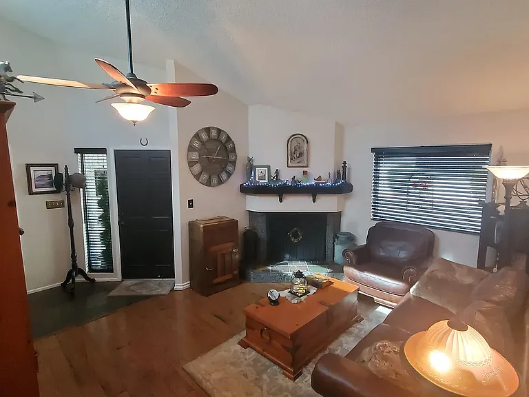 9237 N 47th Dr — Photo 10