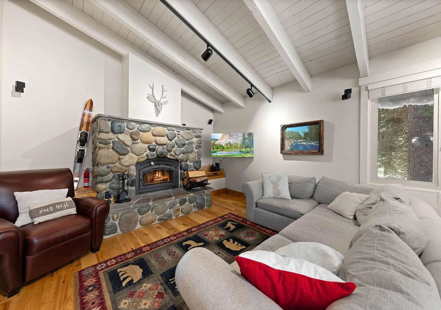 4 bed, 1664 sqft, $7,500 — Photo 2