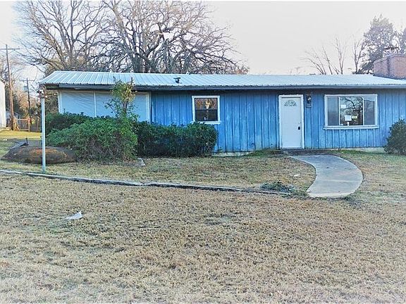 2nd image of 1899 Hillcrest Cir