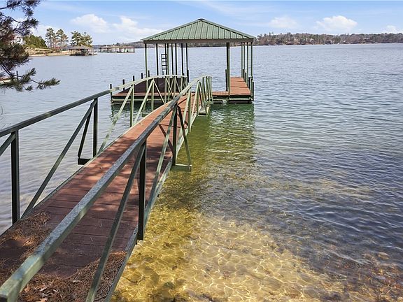 2nd image of 32 Sailview Dr