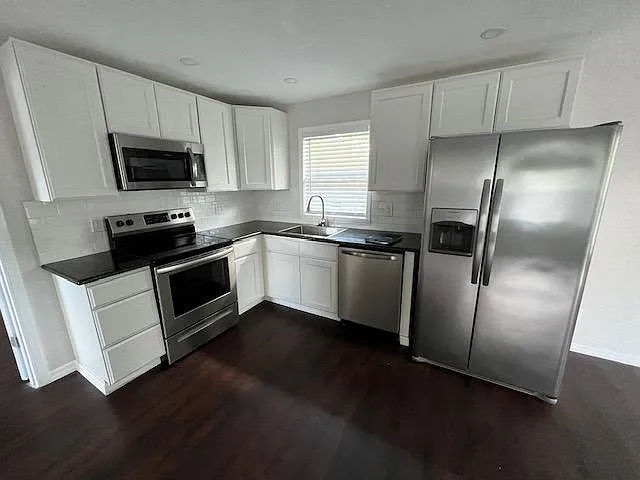 334 21st Ave S #6 — Photo 6