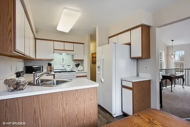 1249 Orleans Dr — Photo 14