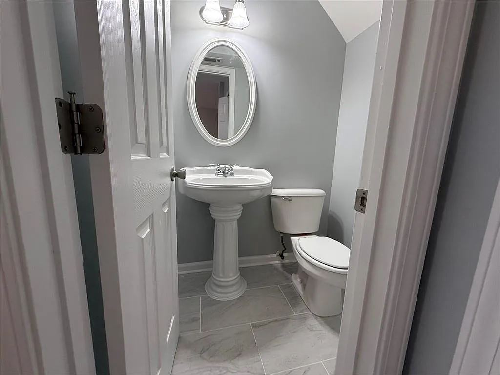 2 bed, 2.5 bath, 1214 sqft, $1,850 — Photo 3
