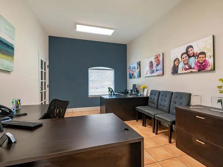Madelyn Oaks Apartments — Photo 10