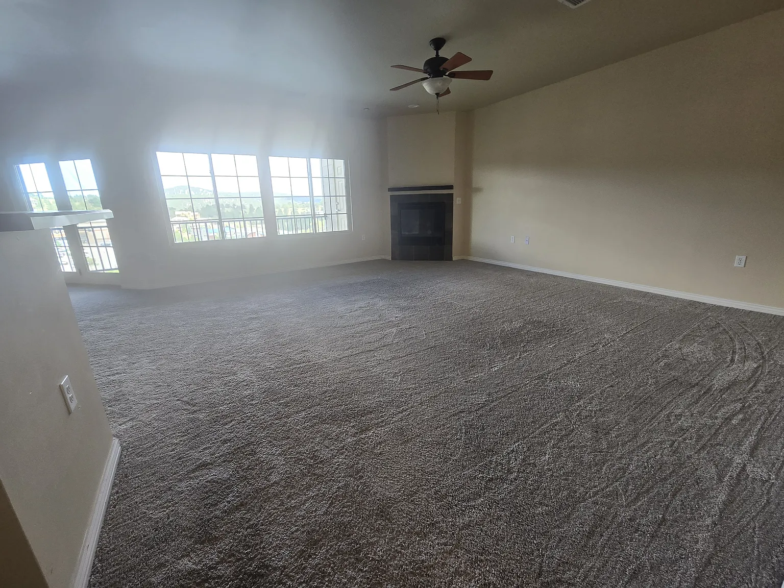 2 bed, 1294 sqft, $2,650 — Photo 3
