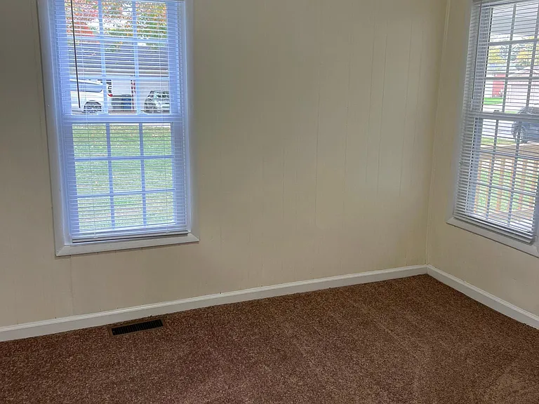 1320 S Noble St — Photo 7