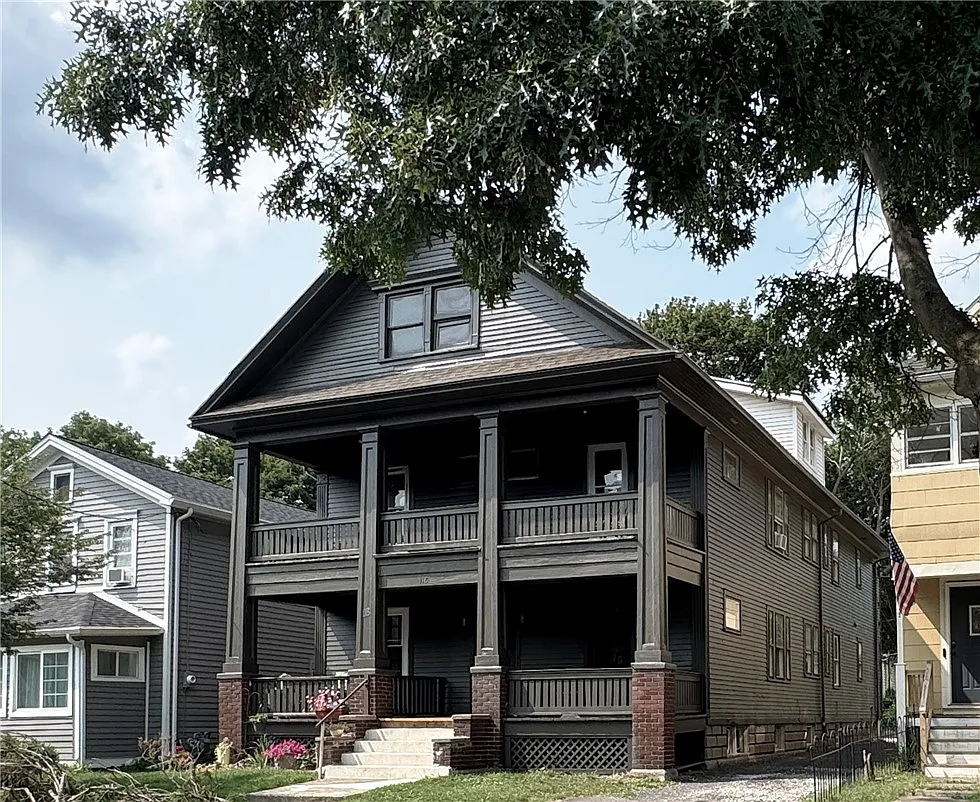 2 bed, 1.0 bath, 5040 sqft, $1,950 — Photo 1