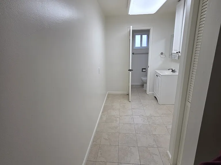 7855 Greenridge Way — Photo 14