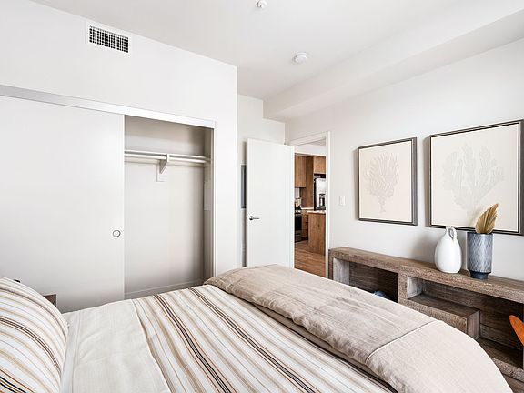 4th image of 3111 Fenelon St #103
