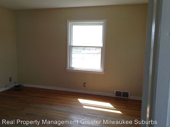 4th image of 4839 W Lynndale Ave