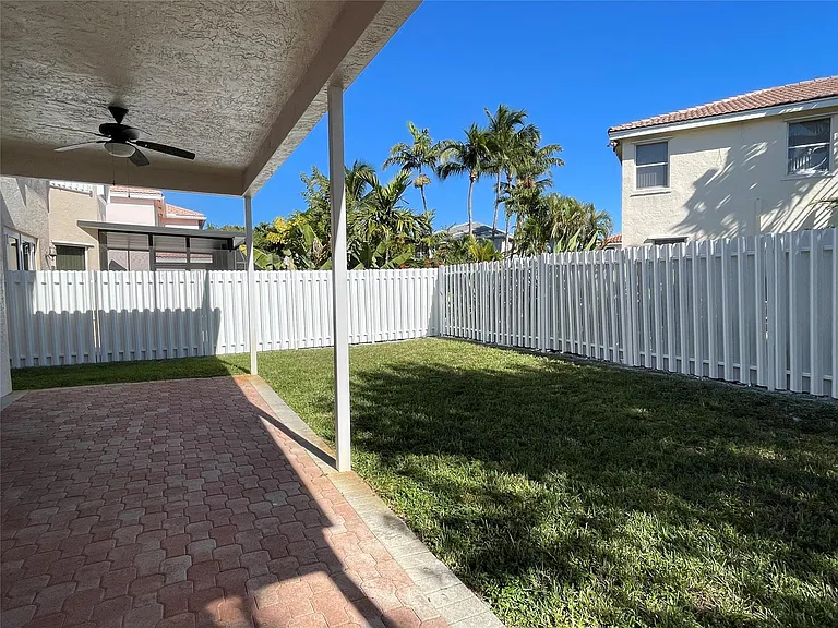 3375 SW 181st Ter — Photo 34