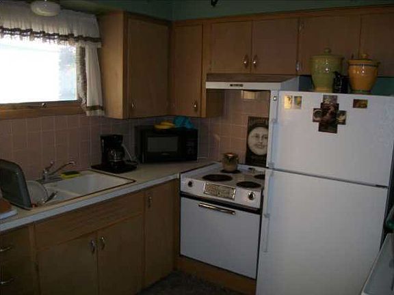 3rd image of 109 N Washington St APT 2