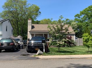 39 E 22nd St, Huntingtn Sta, NY 11746