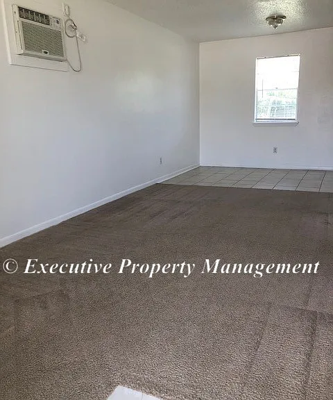 410 Sunset Ln — Photo 2
