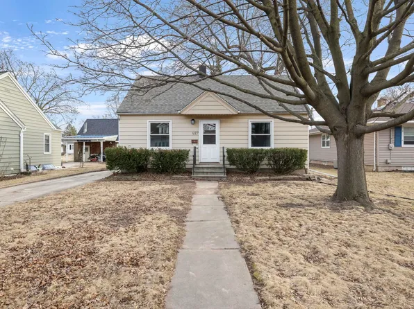 937 W South Park Ave, Oshkosh, WI 54902