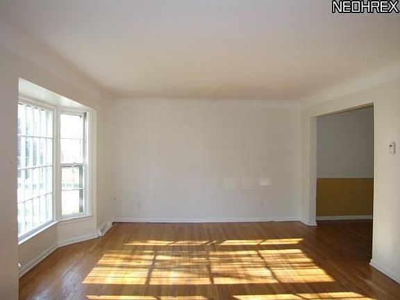 2nd image of 411 E 245th St