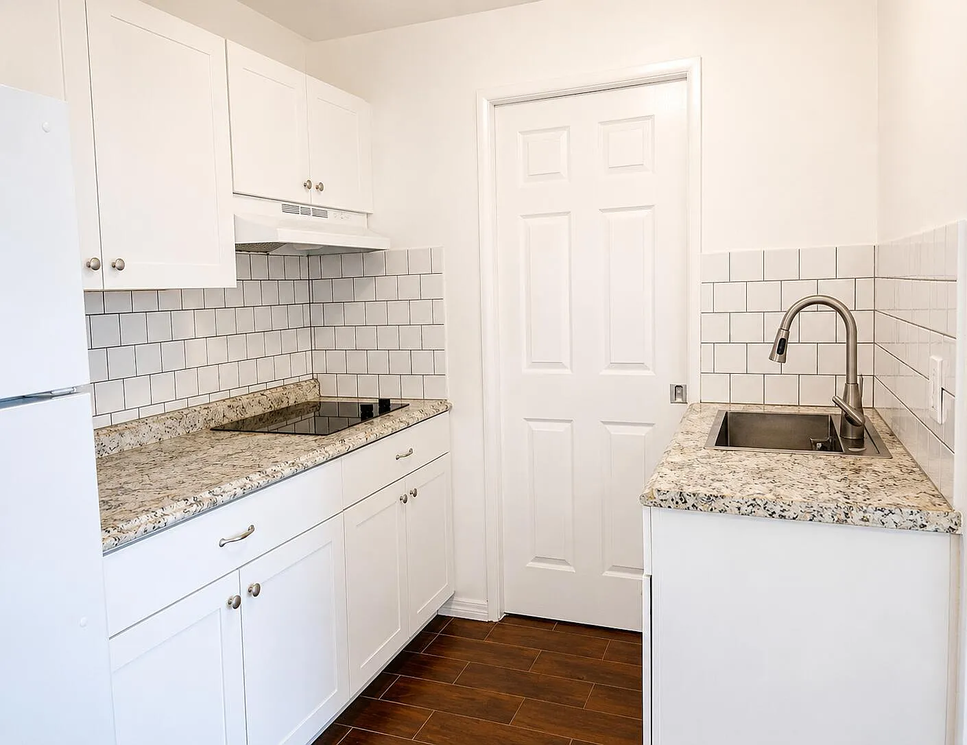 Studio, 1.0 bath, 399 sqft, $1,300 — Photo 2