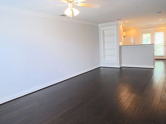 4th image of 1725 Harvey Mitchell Pkwy S APT 123