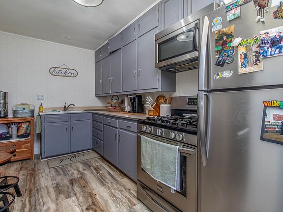 5th image of 2318 4th St #A
