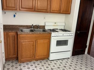 1118 W Bradley Ave APT 4, Peoria, IL
