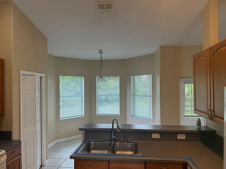 18 Poinbury Dr #SINGLE FAMILY — Photo 10