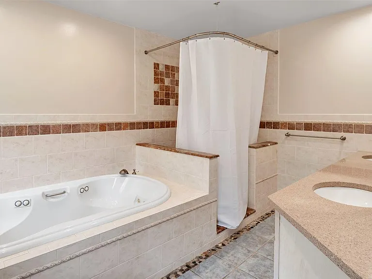 8 Coolidge Ln — Photo 14