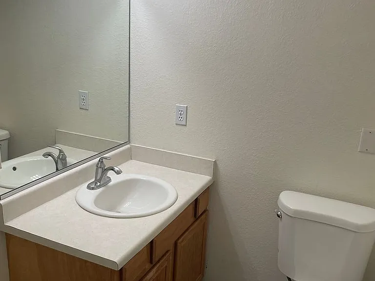 2444 Hummingbird Ln — Photo 15